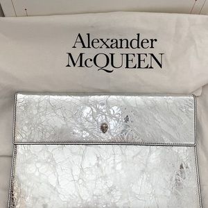 ALEXANDER MCQUEEN AUTHENTIC SILVER LEATHER ENVELOPE CLUTCH!